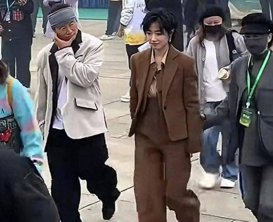 万茜 台湾 像_万茜 演艺生涯 坚守原则