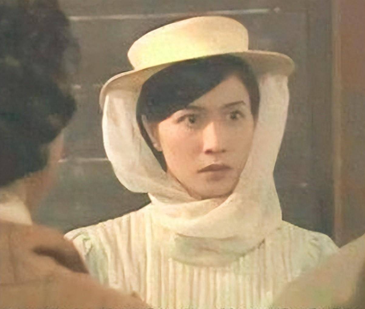 12版"十三姨"颜值对比:关之琳明艳,郝蕾娇媚,后一代不如一代