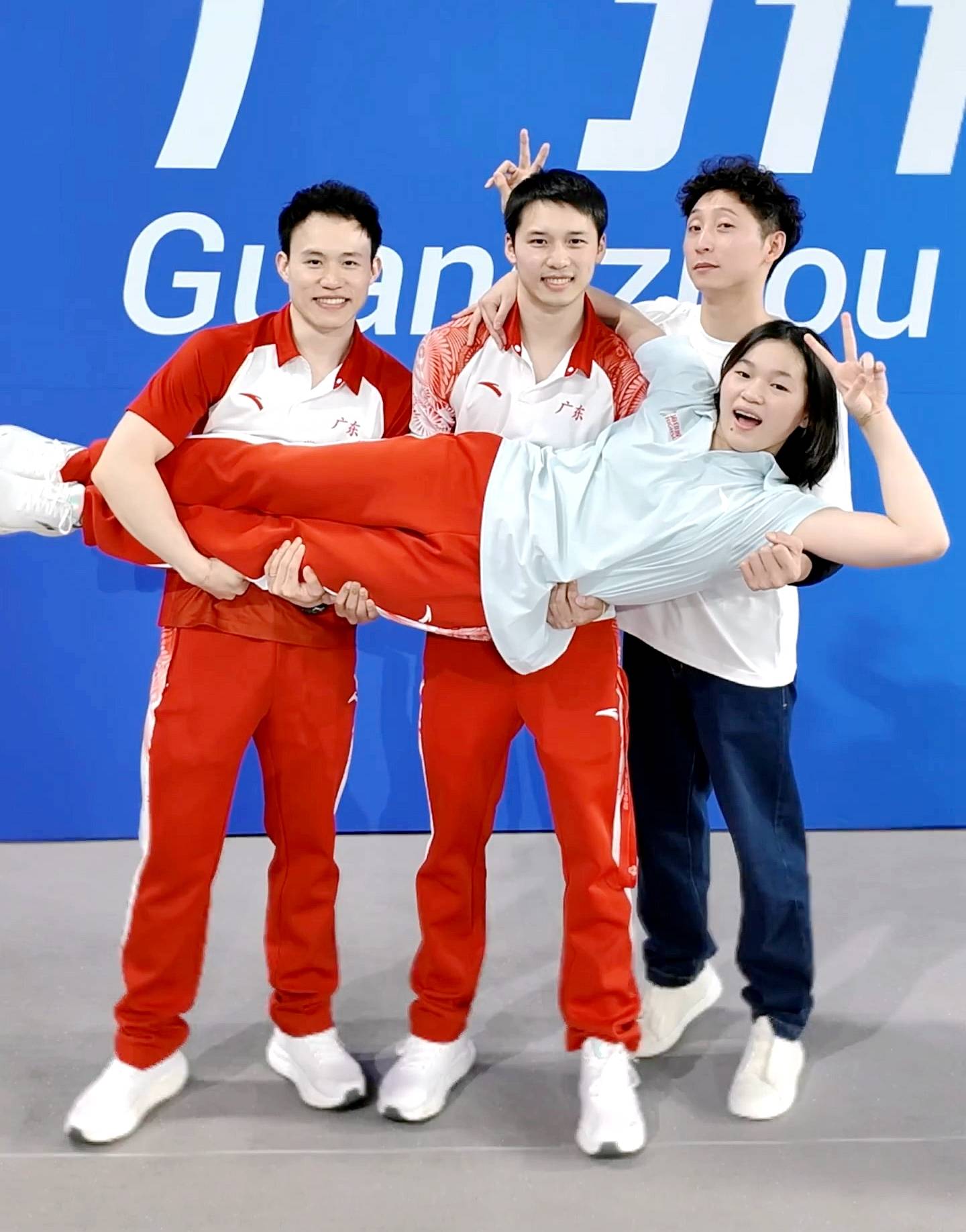 陈艾森搭档
