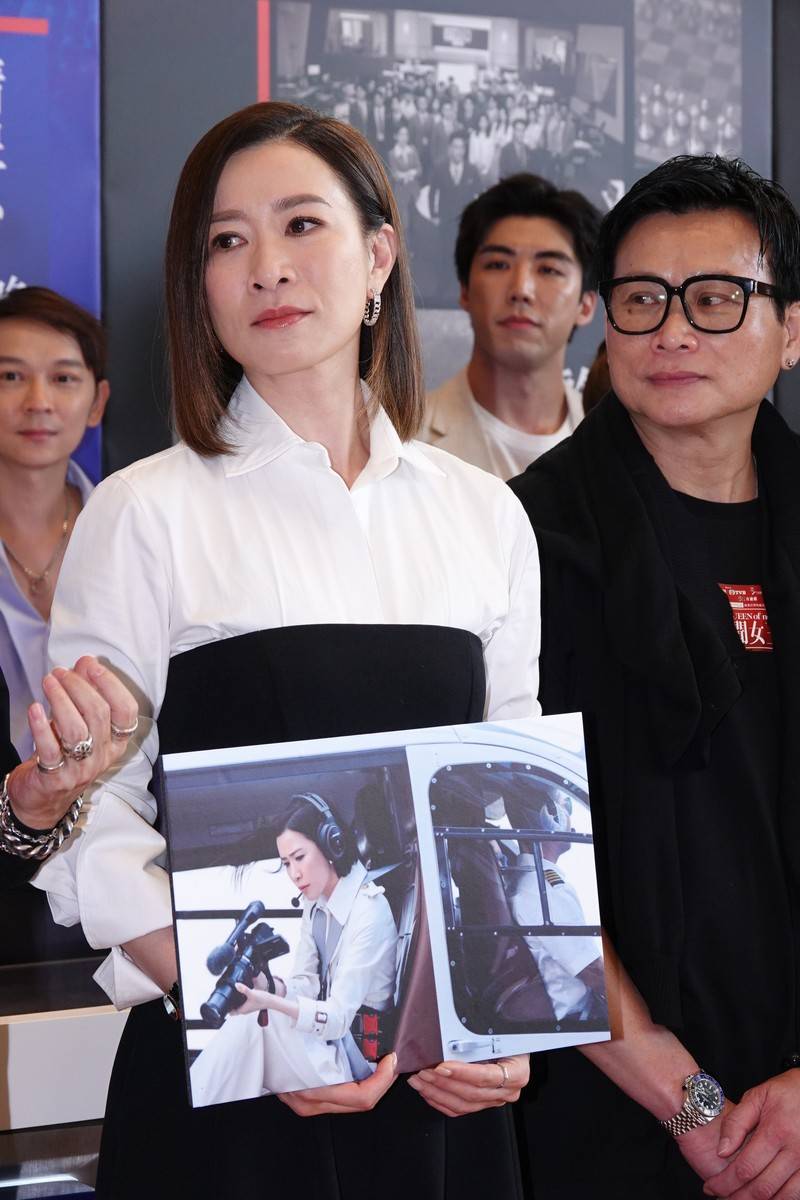 佘诗曼再一次押对宝,他却只能演烂片养四娃