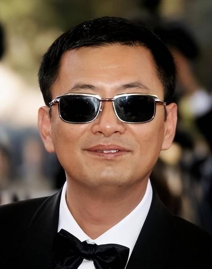 陪吃陪玩是冰山一角!王家卫被曝,白百何又自揭伤疤,郝蕾也遭殃