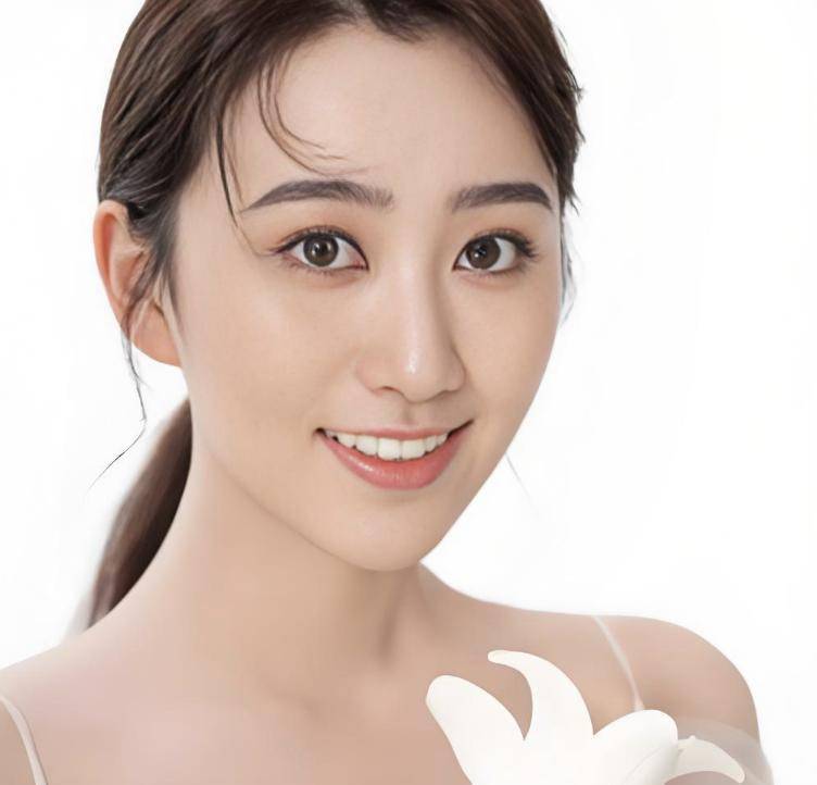 她的扮演者张娇娇,当时还是个带着婴儿肥的可爱童星