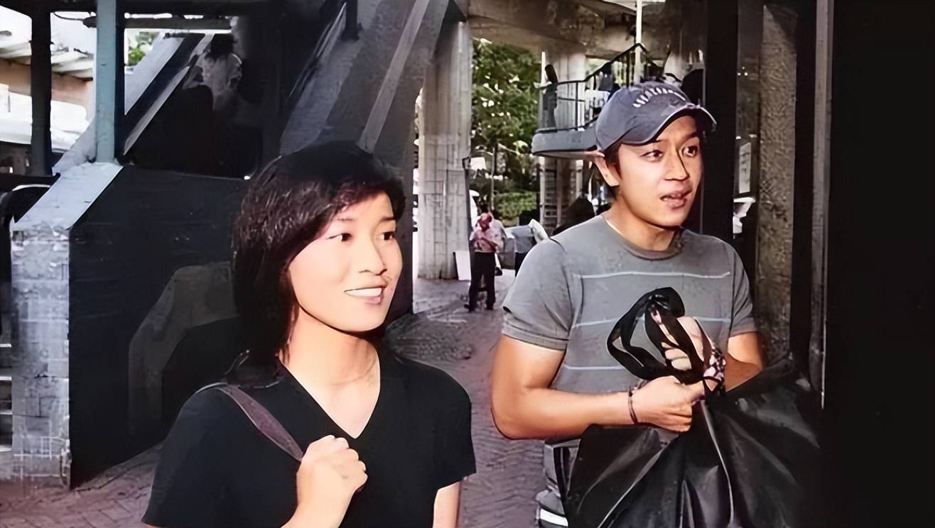 同居四年后分手,佘诗曼再一次押对宝,他却只能演烂片养四娃