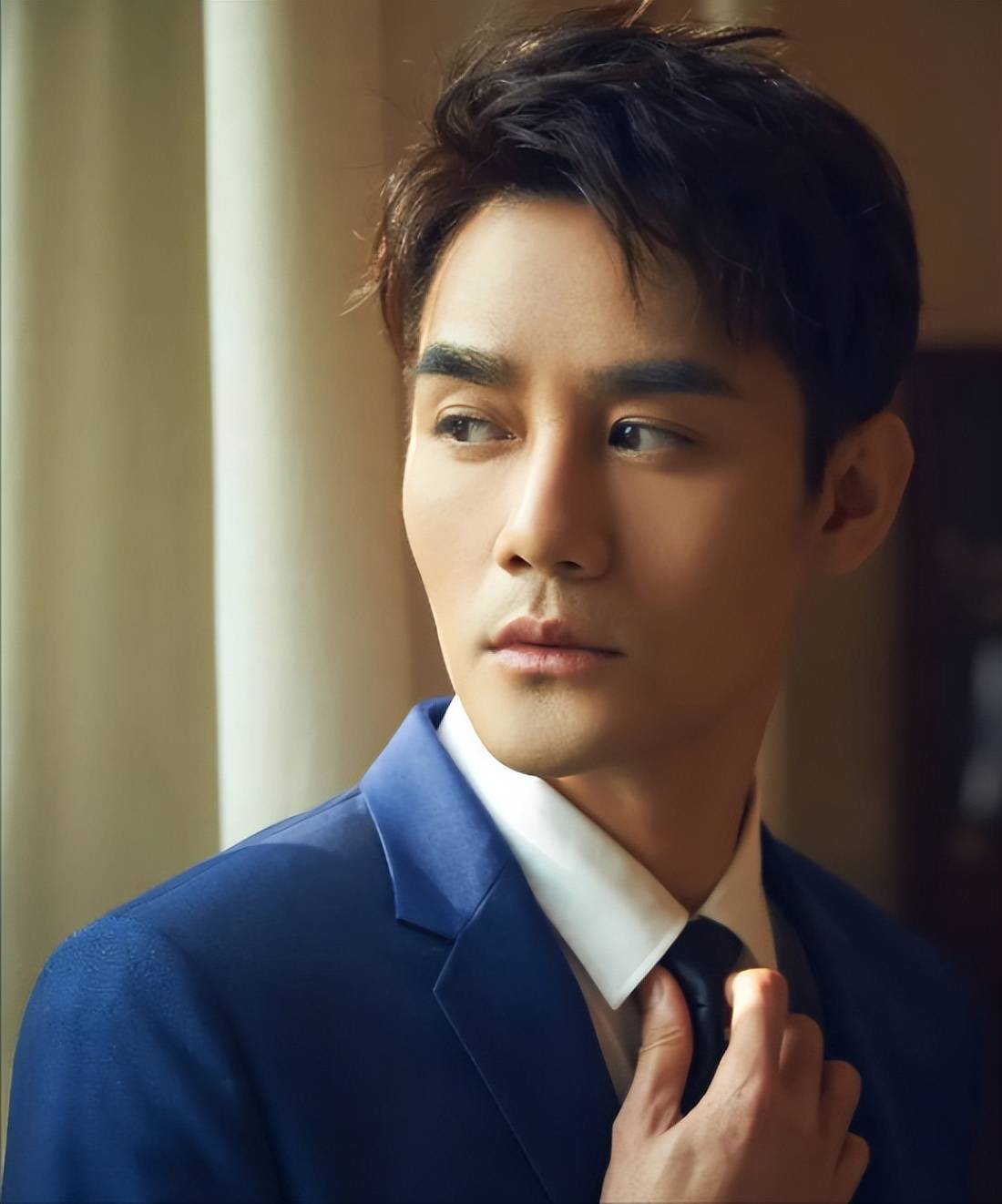 事实证明,"消失"的王凯,已经走上了另一条人生大道