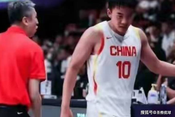 杨毅：中国男篮阵容年轻，但是没有外援这样的主心骨照样没戏