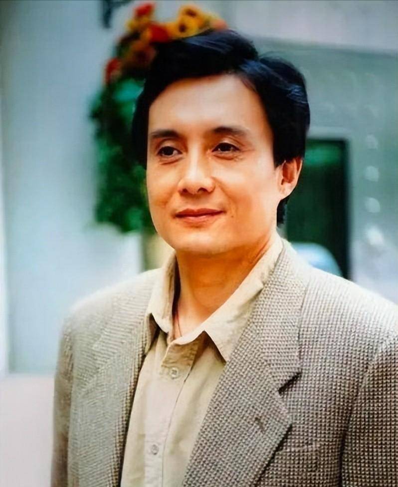 片酬1500的白龙马:被谢霆锋打到住院,现在却要靠卖卤菜为生