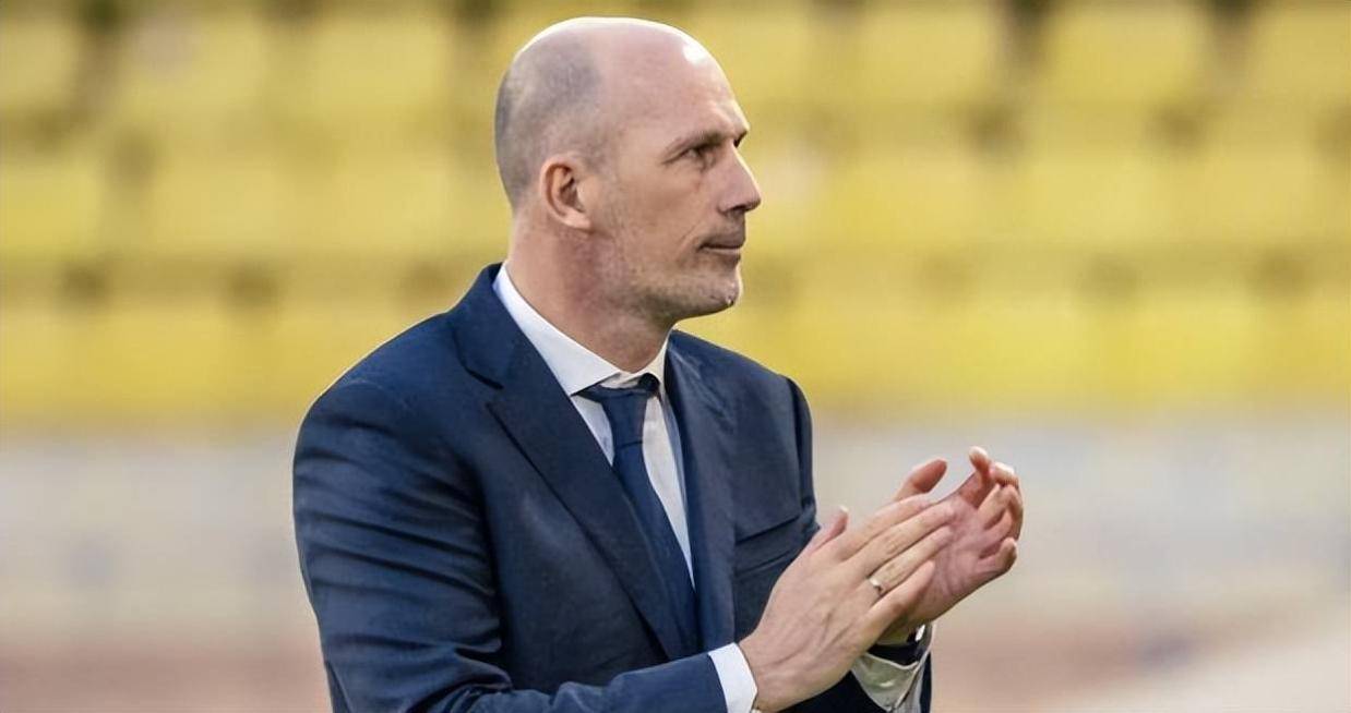 鲁能下赛季选帅又有新黑马！法甲教头将携手斯坦丘和梅米舍维奇官宣入队，韩鹏任中方教练组组长