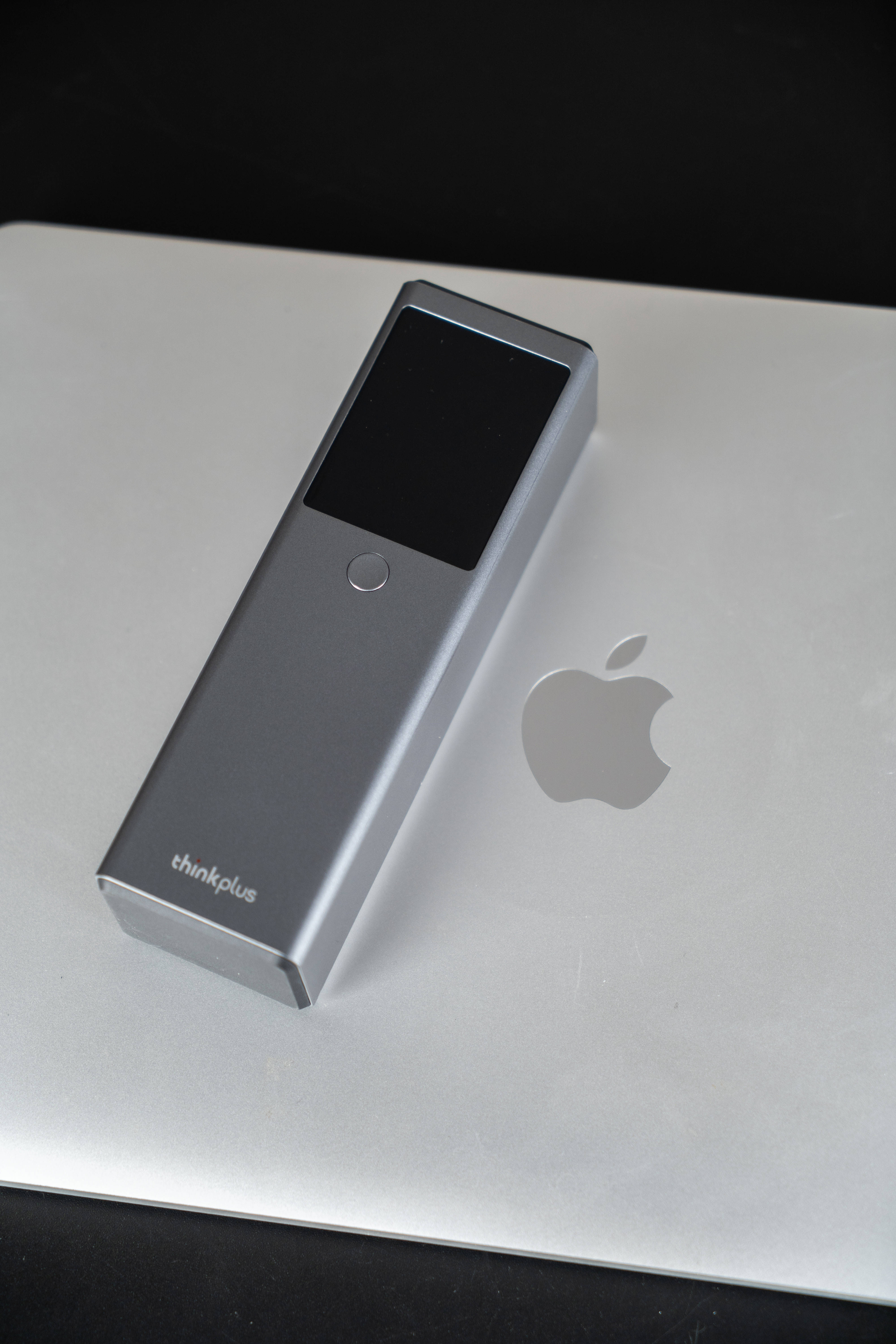 只需一个就能为你出行设备续电-联想锋行者大功率笔记本移动电源