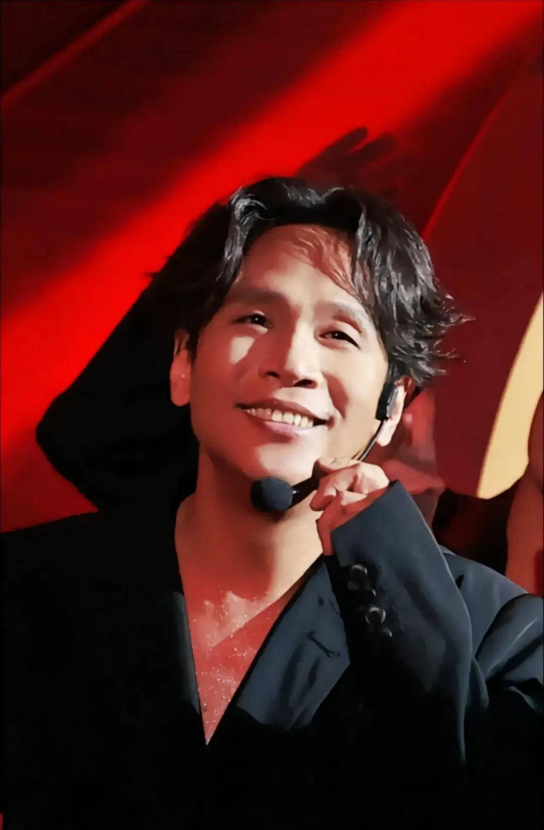 宋小宝新形象亮相惹人瞩目,这下真成王嘉尔了!粉丝激动到呐喊