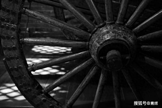 原创历史车轮转动：高市早苗欲参拜靖国神社，中国黄海上演军事演