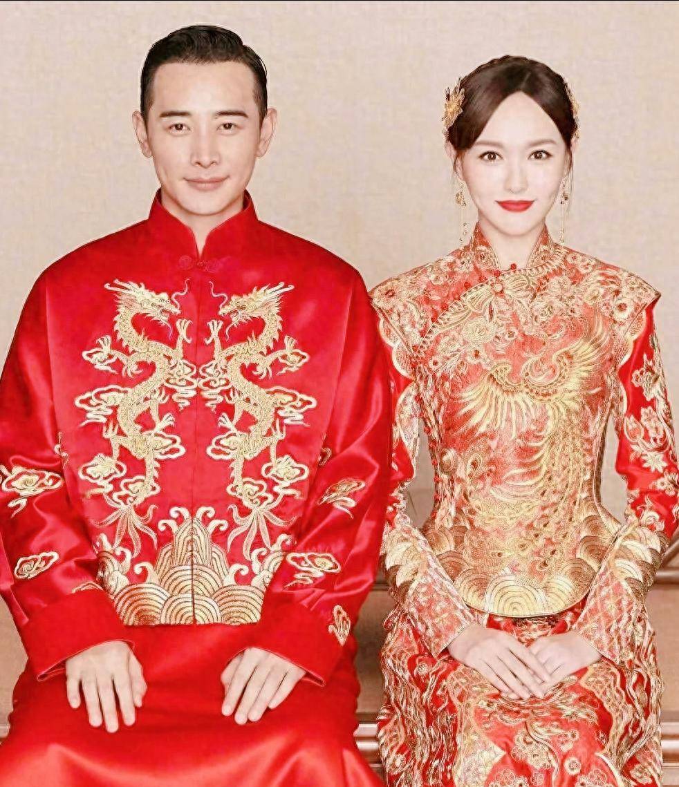 唐嫣和罗晋同框,两人穿一样的黑大衣,罗晋父亲葬礼