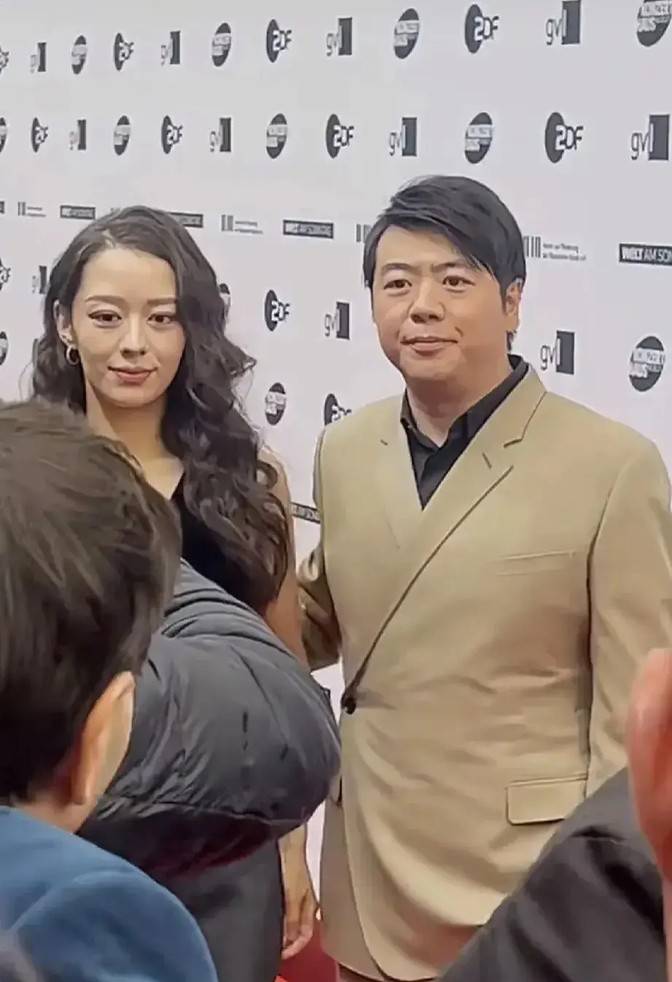 30岁吉娜无滤镜沧桑显老!网友直呼太幻