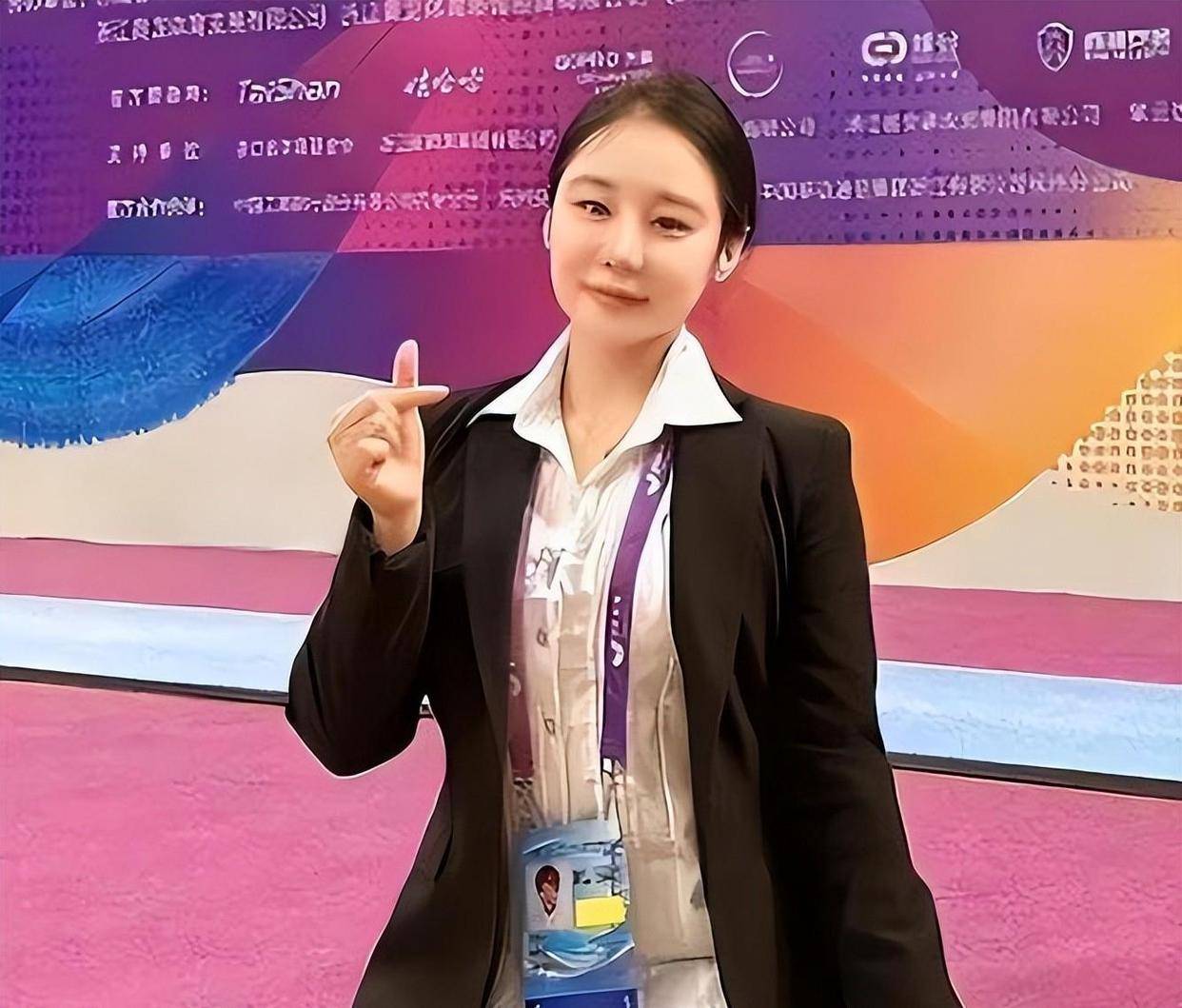 奥运冠军邓琳琳:身高仅1米37无人问津,退役后逆袭,再获真爱