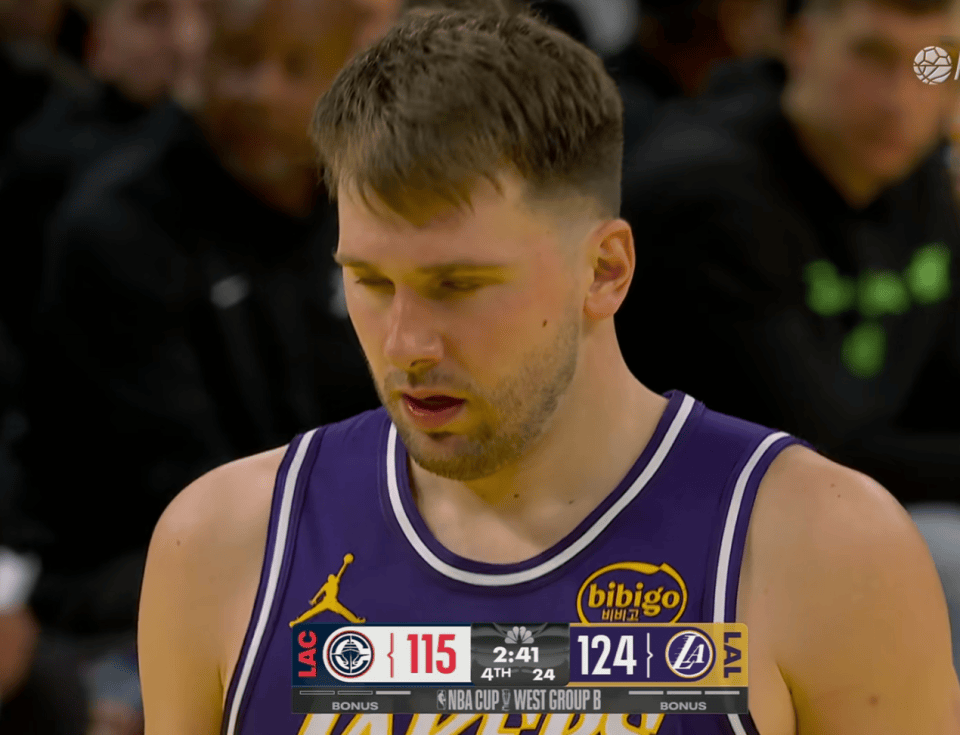 全场狂呼MVP！东契奇到手的40+三双，却在短短23秒内被詹姆斯抢走