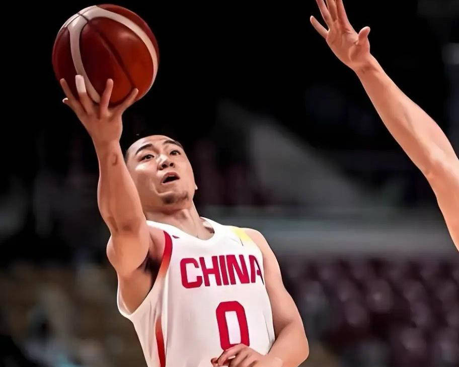 男篮被韩国全面压制？球迷质疑郭士强为何不启用徐杰，真如王岚嵚般逊色？