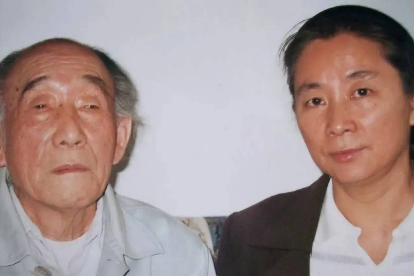 2006年，林豆豆和堂哥林欣然的合影，这堂兄妹俩长得真像