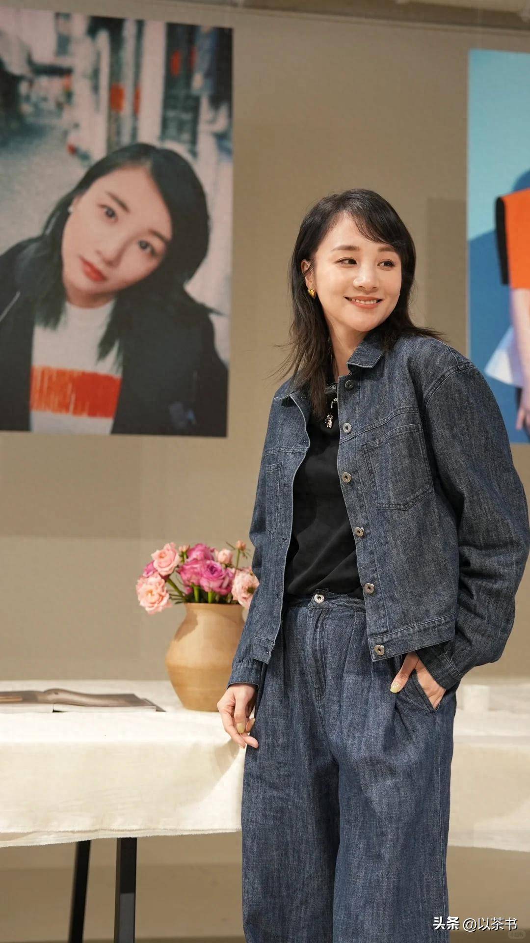 就在大家热烈讨论这出"连续剧"的时候,另一位女演员章龄之,在社交平台