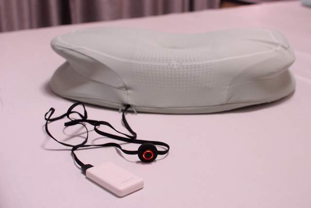 从「僵硬」中开机，添眠荷叶护颈枕，热敷又牵引，躺下就回血！