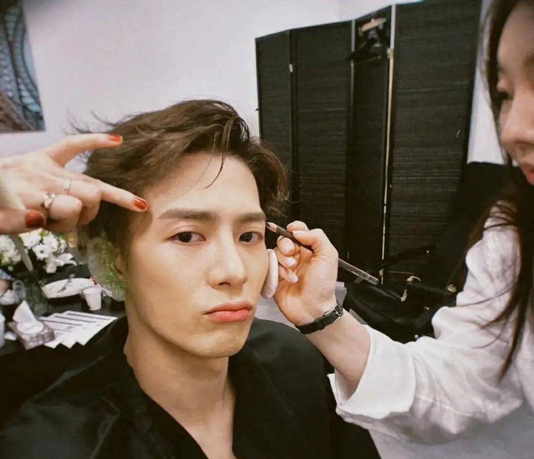 31岁王嘉尔自曝私生活,袒露被骗经历,真实一面曝光