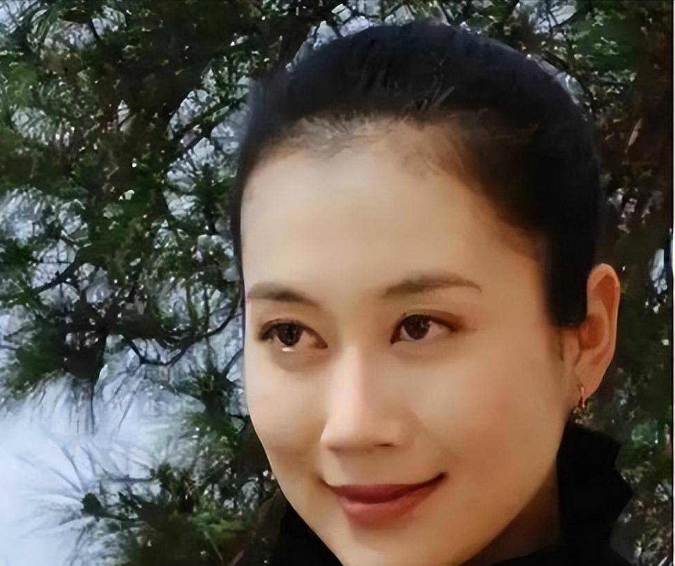 温峥嵘隐秘结婚20年,丈夫是初恋很幸福,生完孩子还长高2.5厘米