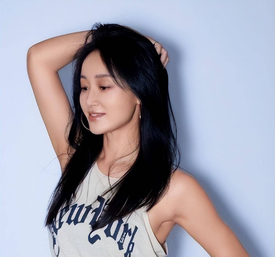 被传是陈坤儿子生母,从央视离职的她,如今过得如何
