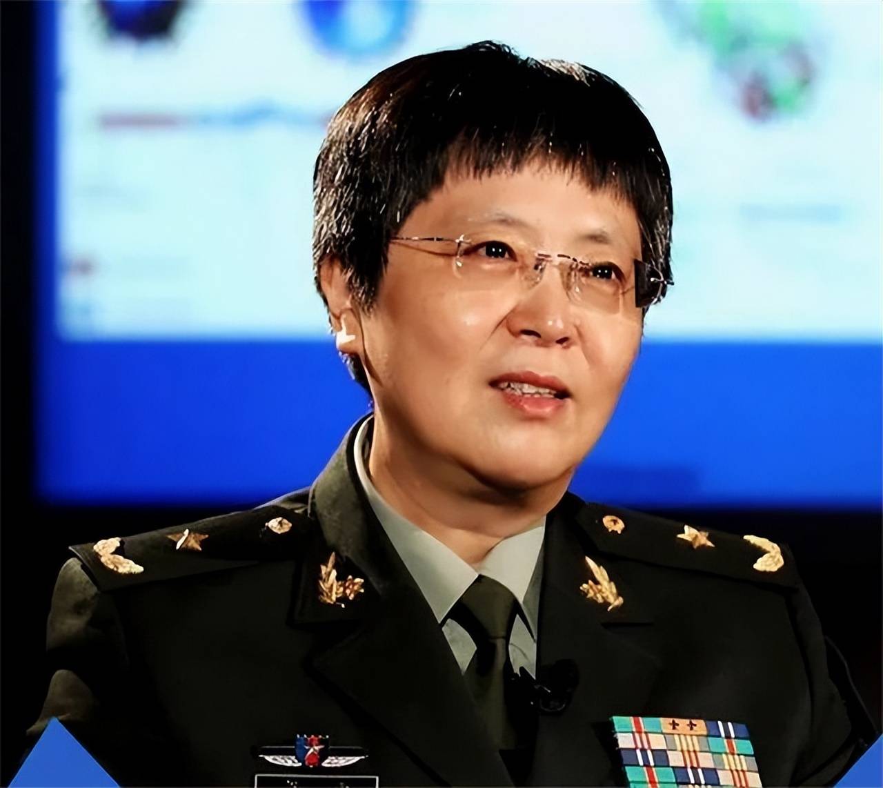 女英雄陈薇,结婚30年没做过家务,丈夫:做家务是对她才能的浪费