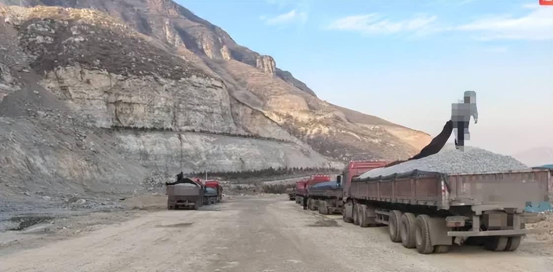 河北保定徐水区上库建材工厂长期生产污染 监管环保责任何在?(图2)