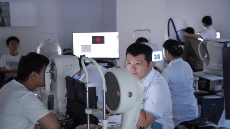 2026年征兵通道已开启！东莞爱尔眼科陈晓蓓解析视力达标要点与手术规划(图2)