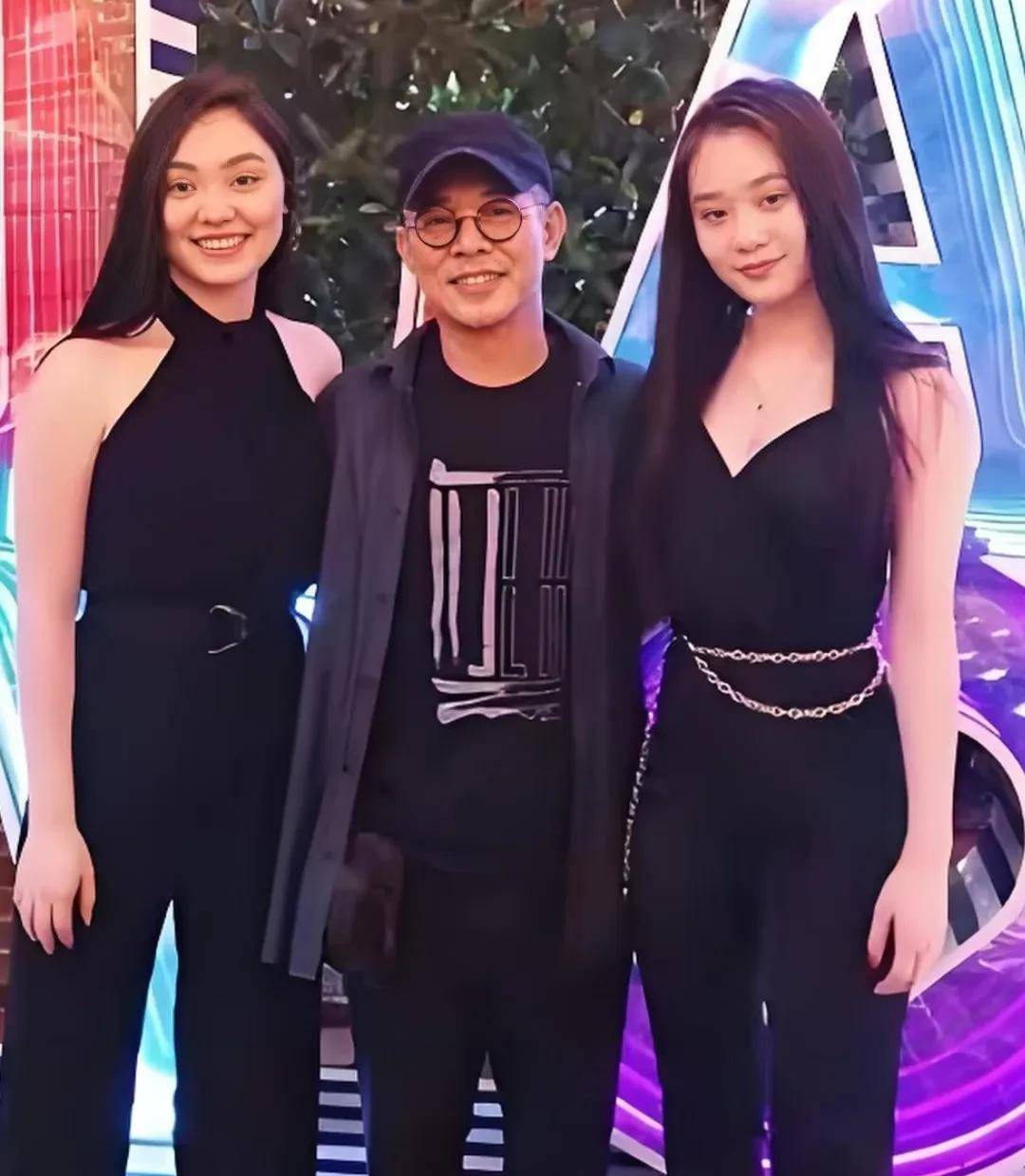 如今,62岁的李连杰拥有四位千金