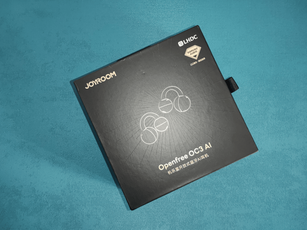 红韵耳畔，智能随行- 机乐堂（JOYROOM）OC3 AI 耳夹式蓝牙耳机