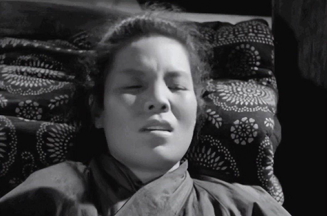 配音演员,已去世56年,如今她的儿子孙子过得如何