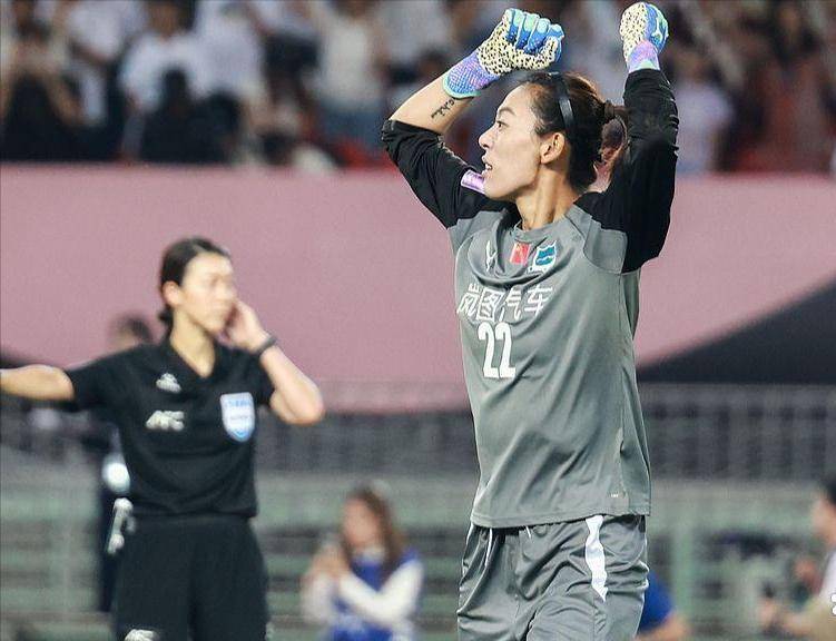 王霜、陈晨双双入围候选，最终却遗憾落选，世界女足最佳11人，为何没有中国姑娘？