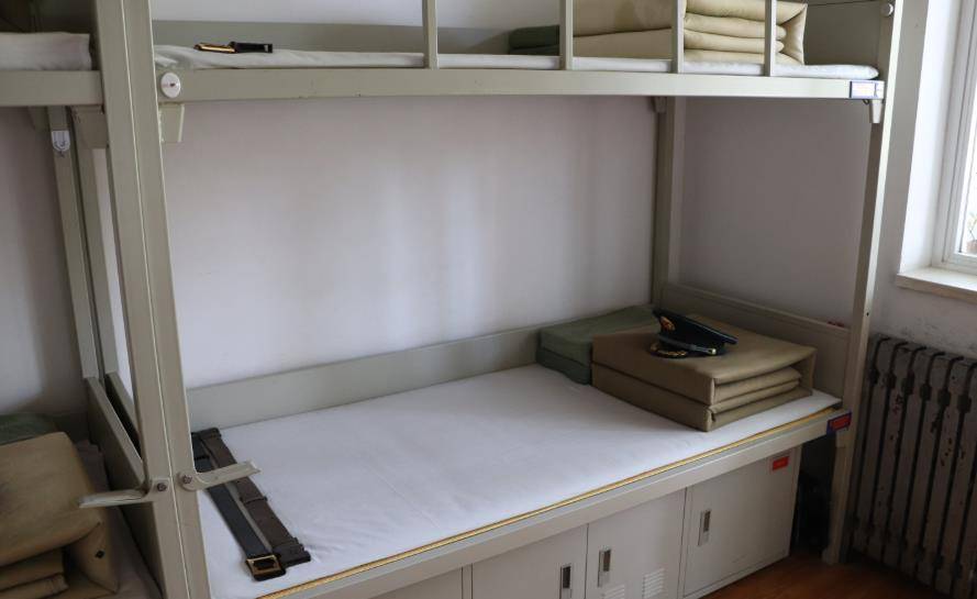 火箭军一等功营宿舍竟然没有豆腐块,背囊却蕴藏胜战密码:东风快递