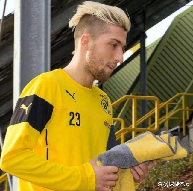 突发!35岁德甲天王含泪退役:刚送走哥哥,父亲又病重,撑不住了