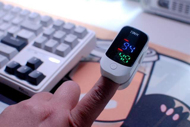 血氧仪推荐与评测：町石tinx指夹式脉搏血氧仪，又快又准又便携