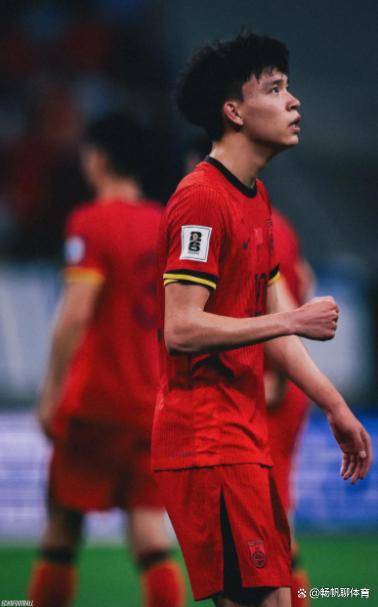 万众期待！国足主力框架浮出水面！4人坐稳首发，王钰栋位置存悬念