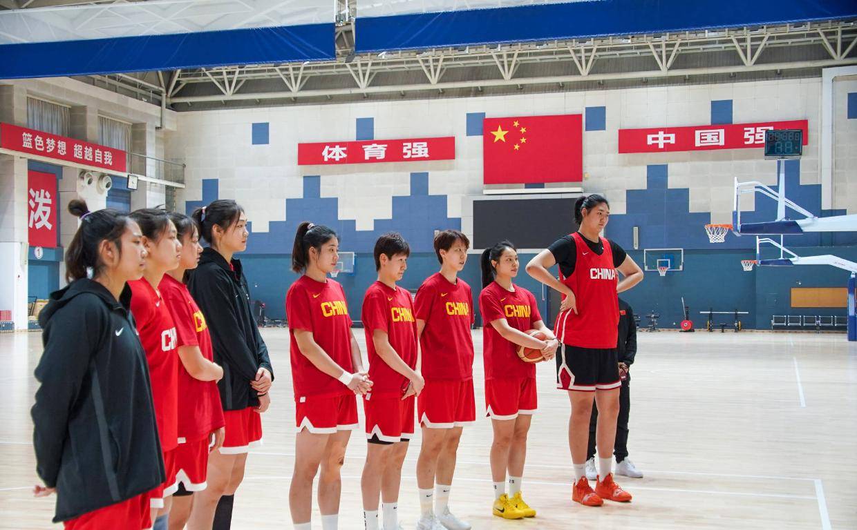 就在刚刚！中国女篮名单出炉！平均21岁，宫鲁鸣重用小将，杨舒予韩旭无缘