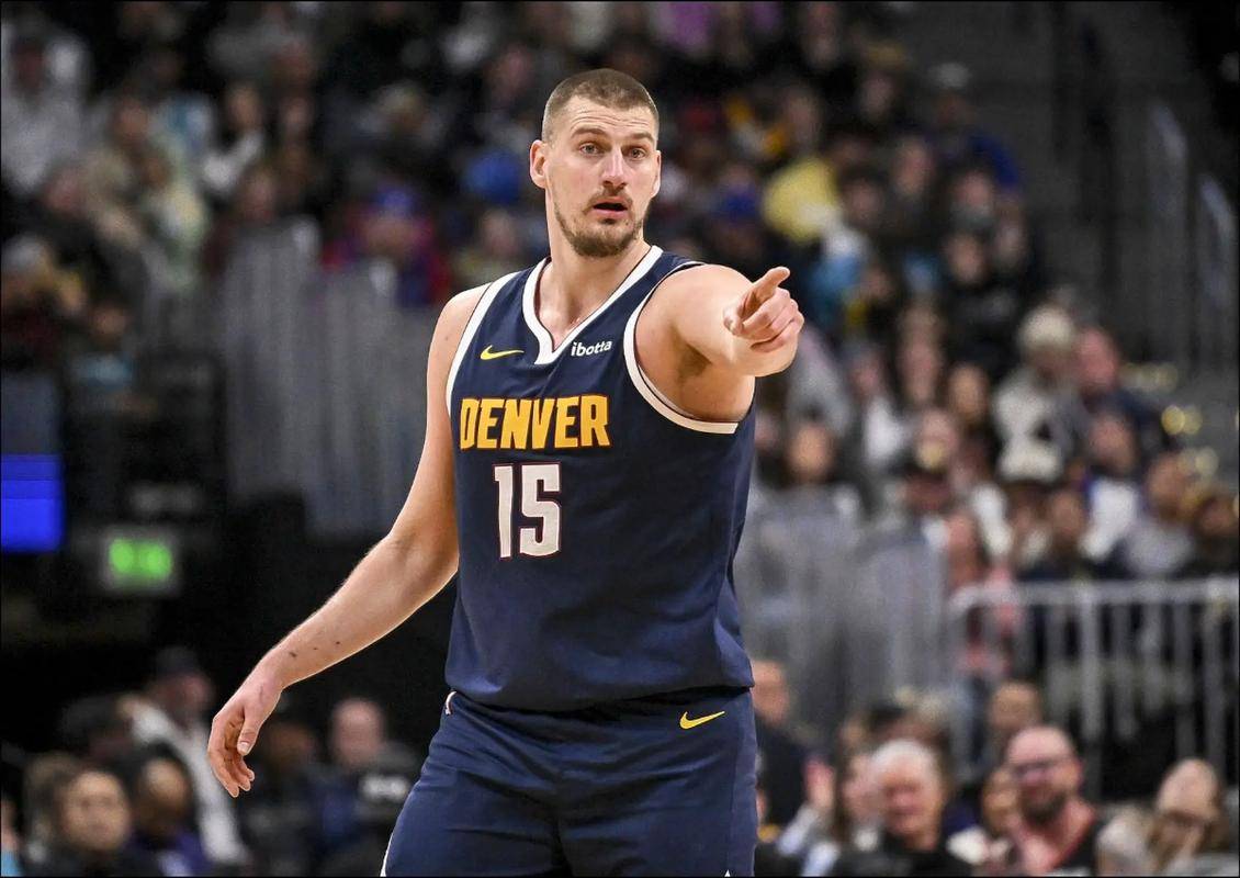 福布斯25年NBA球员收入排名！三人破亿，库里打破詹姆斯统治登顶