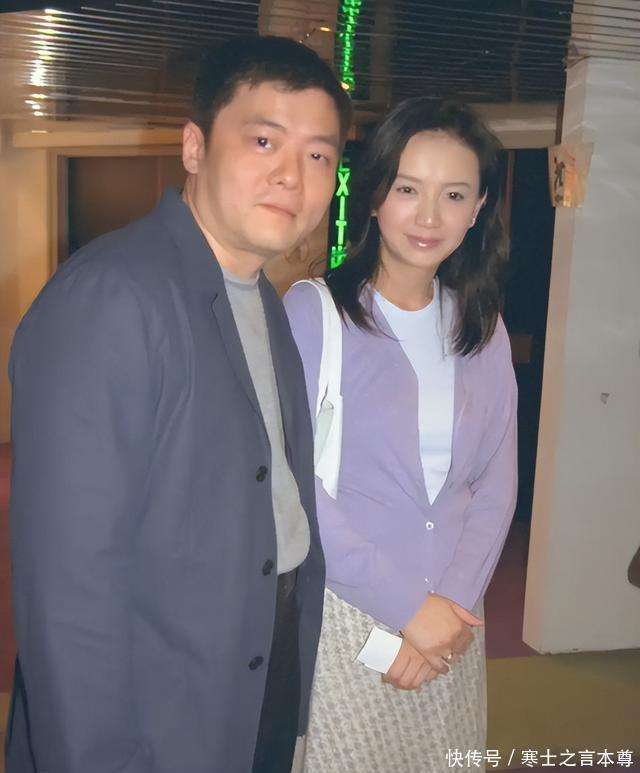 与梁朝伟同居6年,独自将儿子抚养长大的曾华倩,现儿子