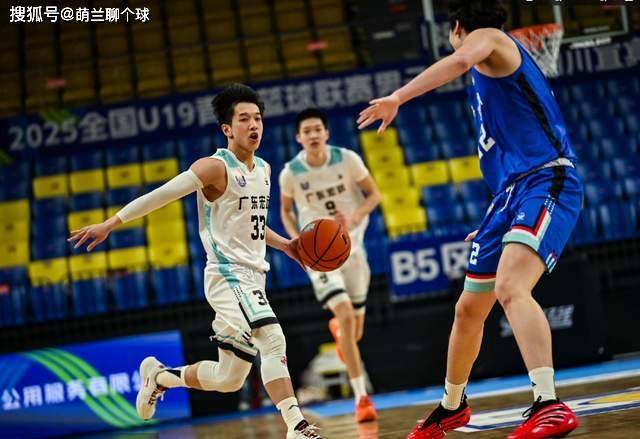 降维打击！杜锋爱徒爆发，独砍32分15助攻，广东淘汰山东挺进4强