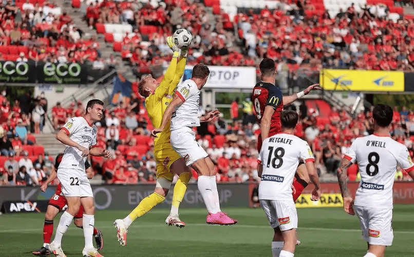 澳超焦点：西悉尼主场迎击亚冠劲旅麦克阿瑟！攻防博弈定生死