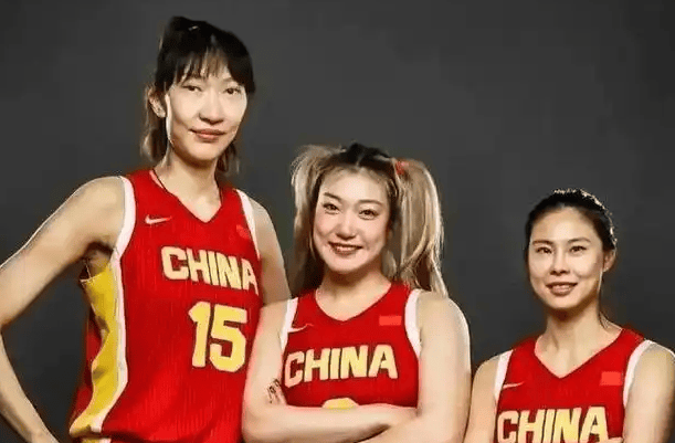 尘埃落定，李梦回归女篮？篮协官宣，宫鲁鸣公布名单，4名悍将退出