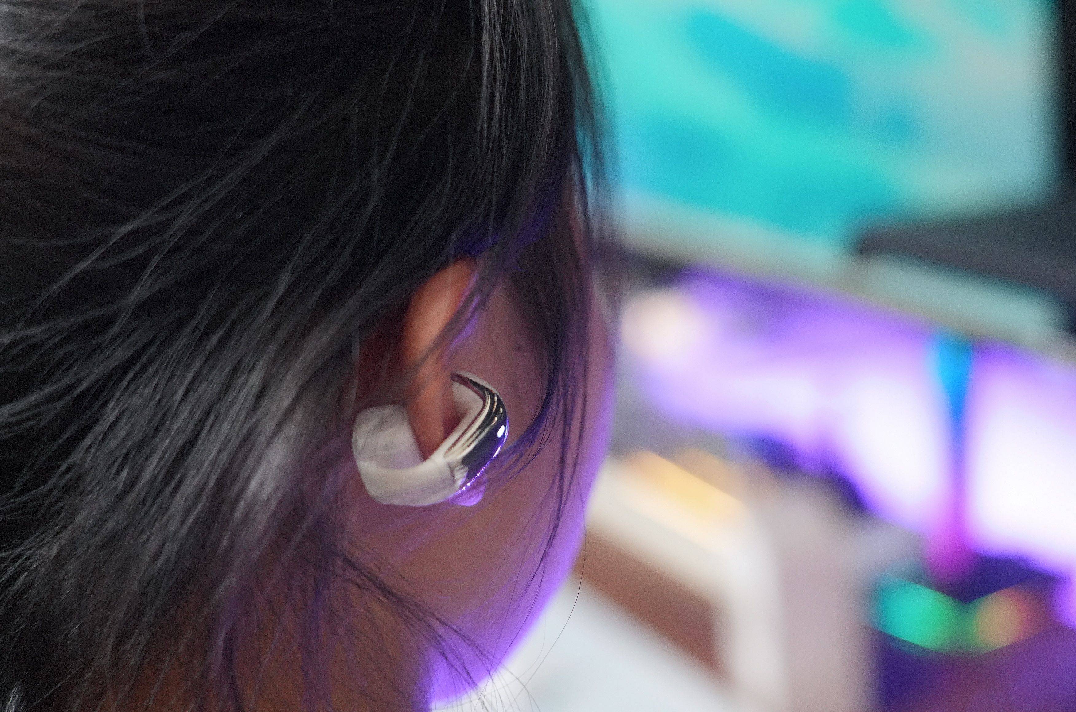 百元卷王实锤！西圣Plume耳夹耳机，性价比直接拉满