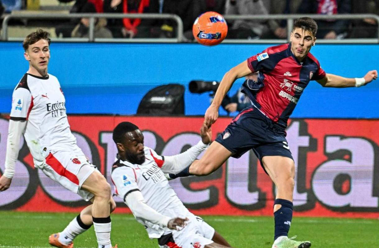 意甲榜首再度易主!阿莱格里率AC米兰17轮豪取38分登顶,力压国际米兰