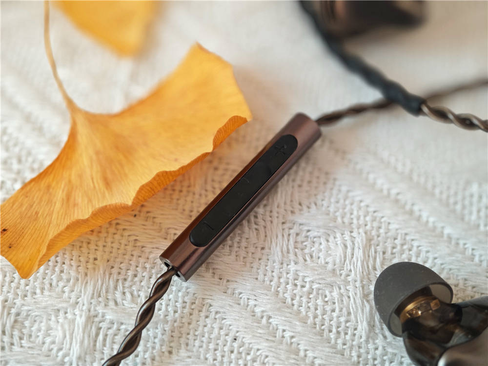 无线时代的有线坚守者：西圣HiFi耳机打造沉浸式听觉体验