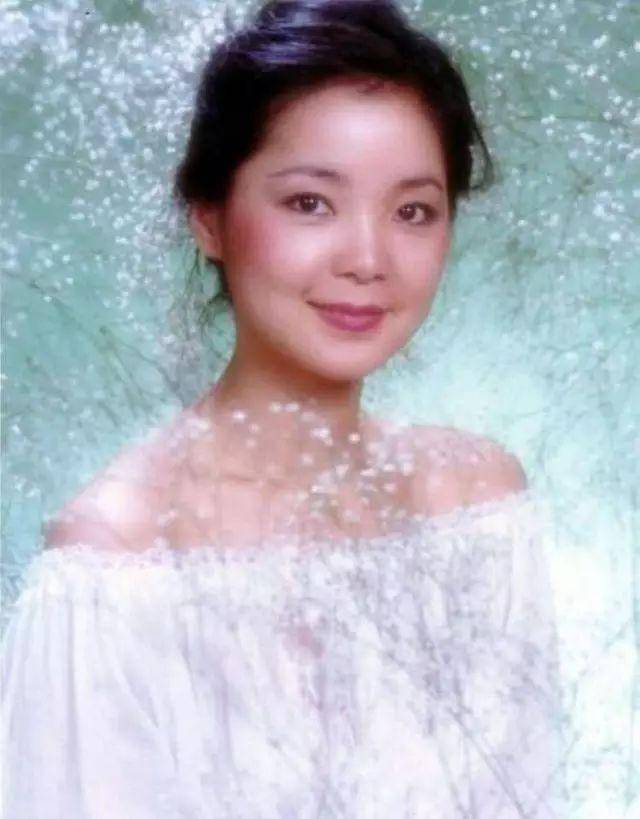 95年邓丽君突然病逝,母亲赵素桂却平静地说了句:丽君走得是时候