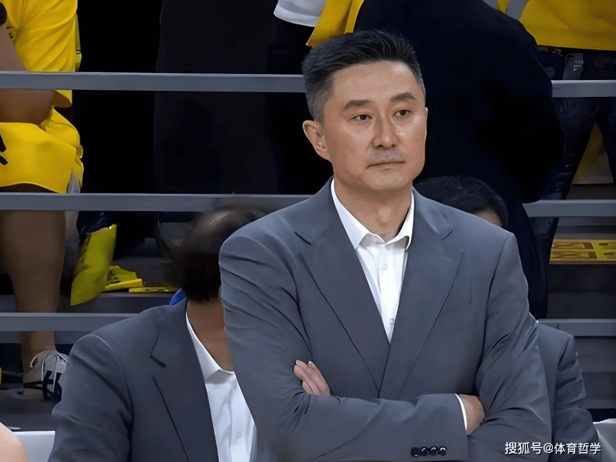 CBA裁判报告！3次判罚均不利广东队，杜锋很生气 名记：令人无语