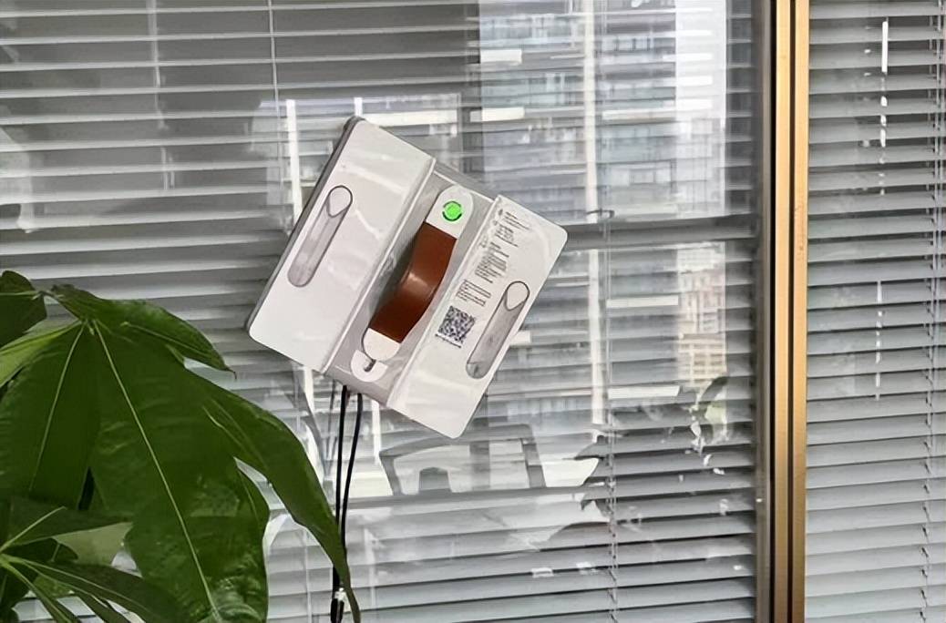 家用擦窗机器人哪款好？2026年擦窗机器人前十名排行榜推荐，体验近乎“完美”