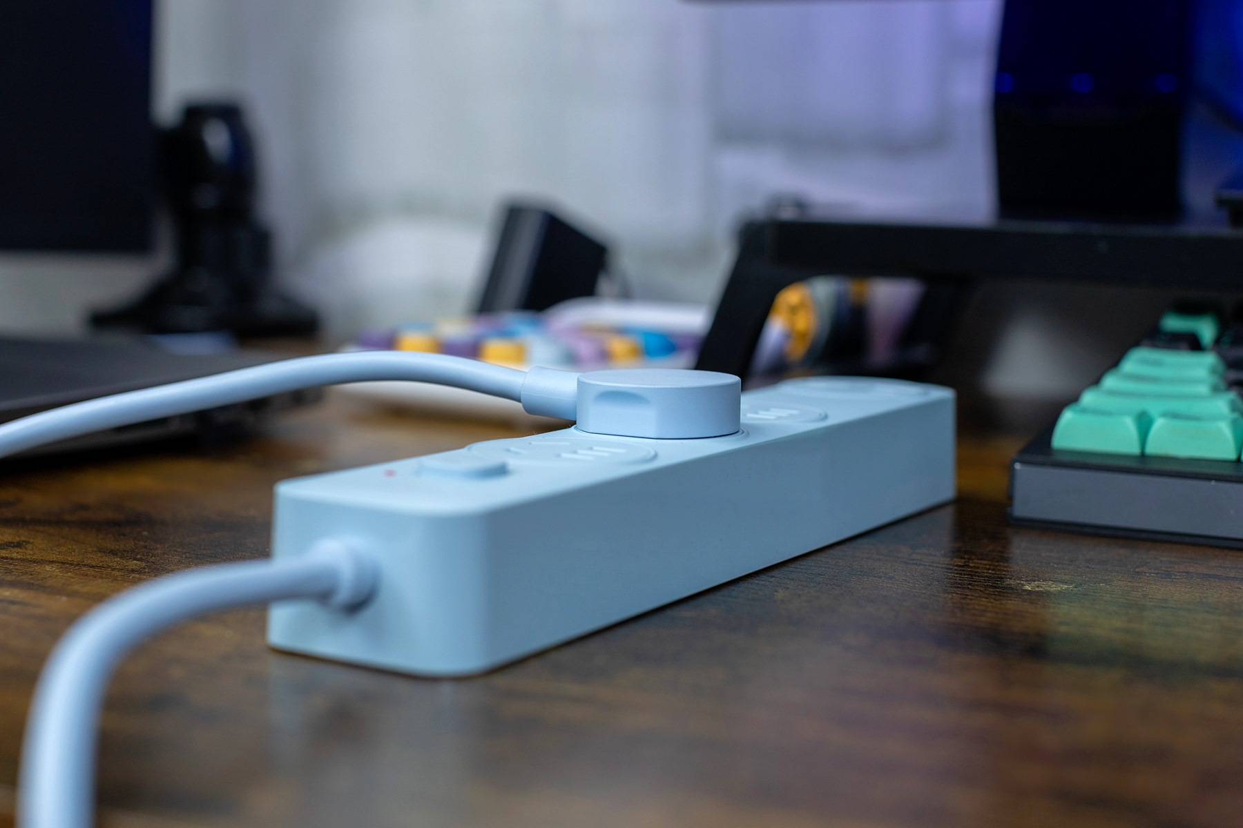 奥睿科小瘦条插排，让我的桌面线缆不再杂乱不堪