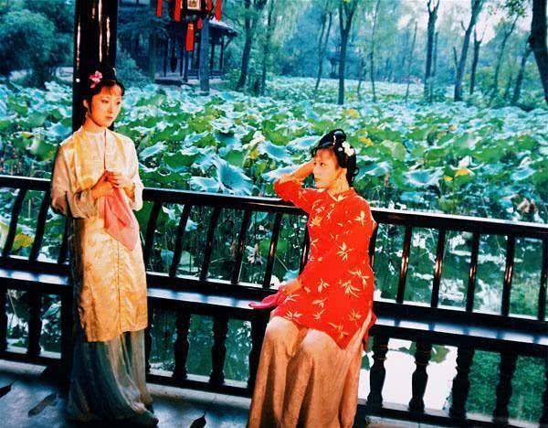 薛宝钗与林黛玉,贾政更喜欢谁?林妹妹说出了真相!